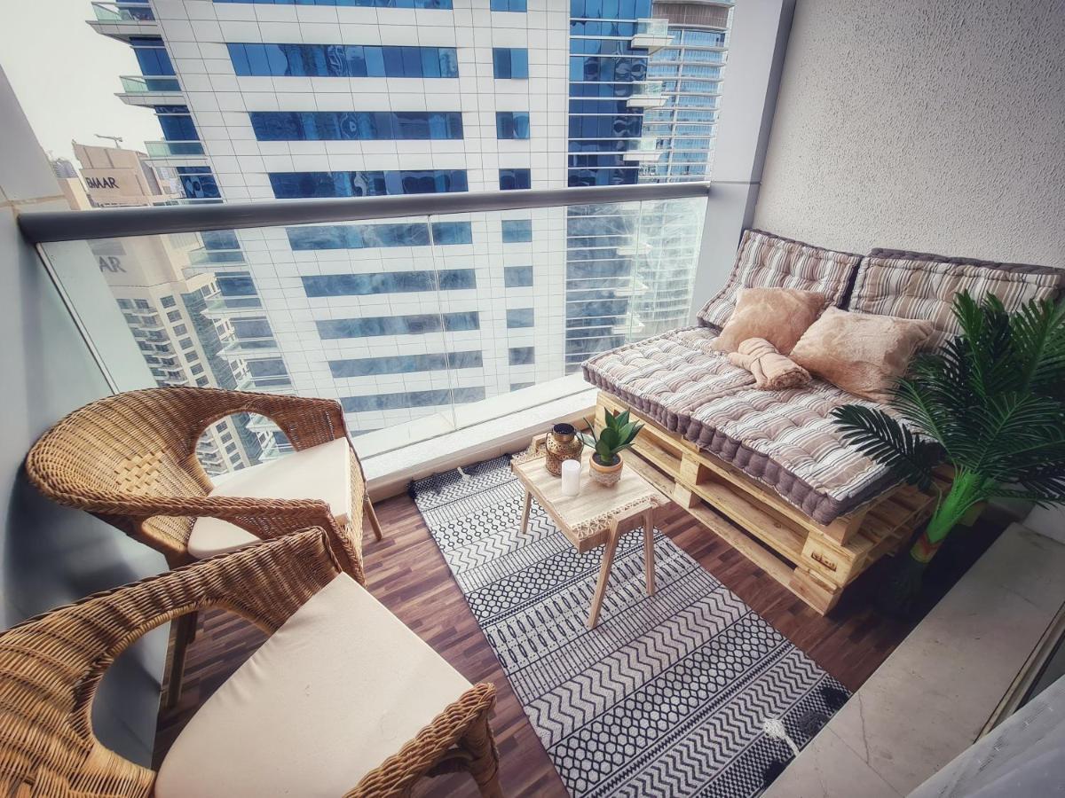 Green Sky Holiday With Shared Kitchen And Lounge Privatunterkunft